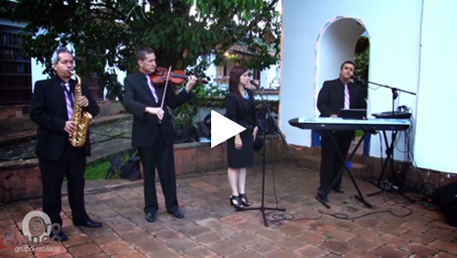 Ceremonia religiosa - oro blanco